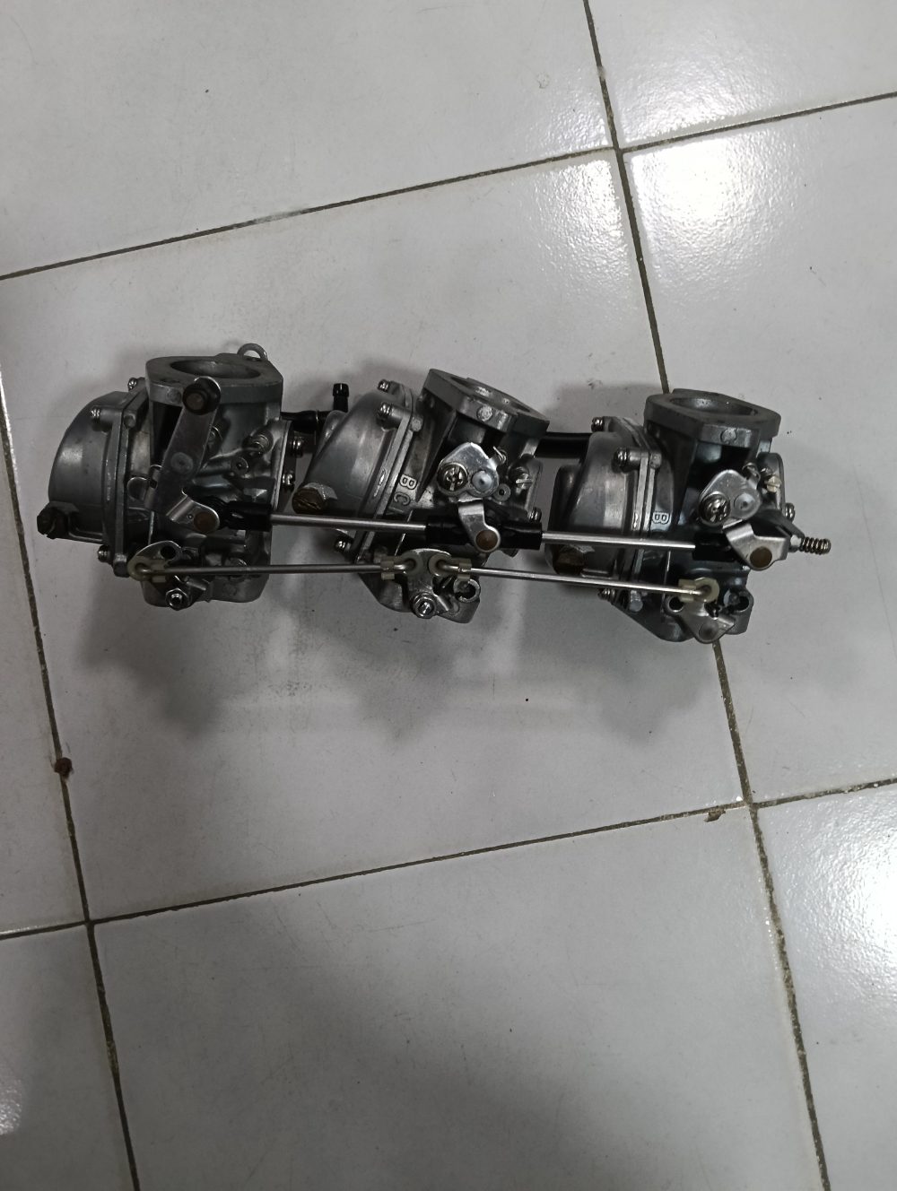 Juego dé carburadores x 3 para Yamaha 75 HP — foto 2