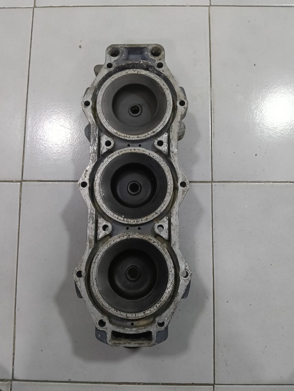 Culata para Yamaha 200 HP 2T — foto 2