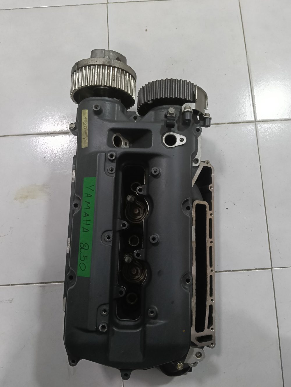 Culata izquierda completa para Yamaha 250 HP