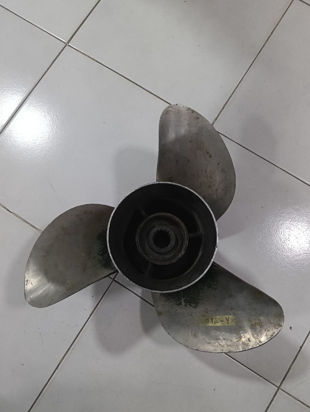 Propela para Yamaha 200 HP 2T paso 19