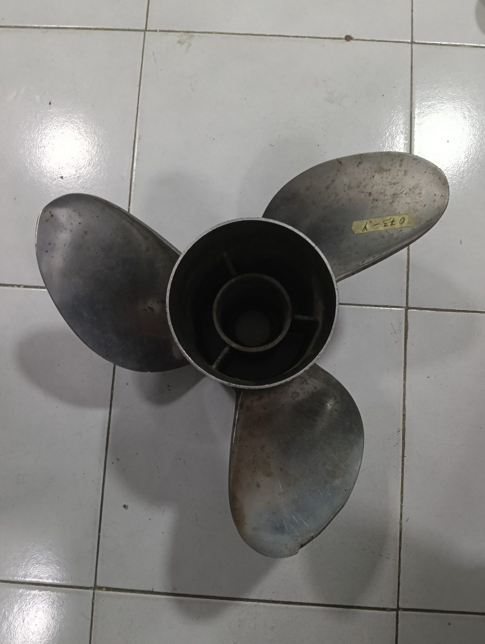 Propela para Yamaha 200 HP 2T paso 21