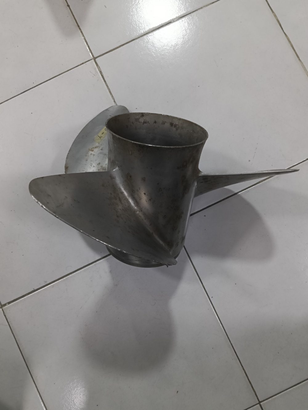 Propela para Yamaha 200 HP 2T paso 19 izquierda — foto 2
