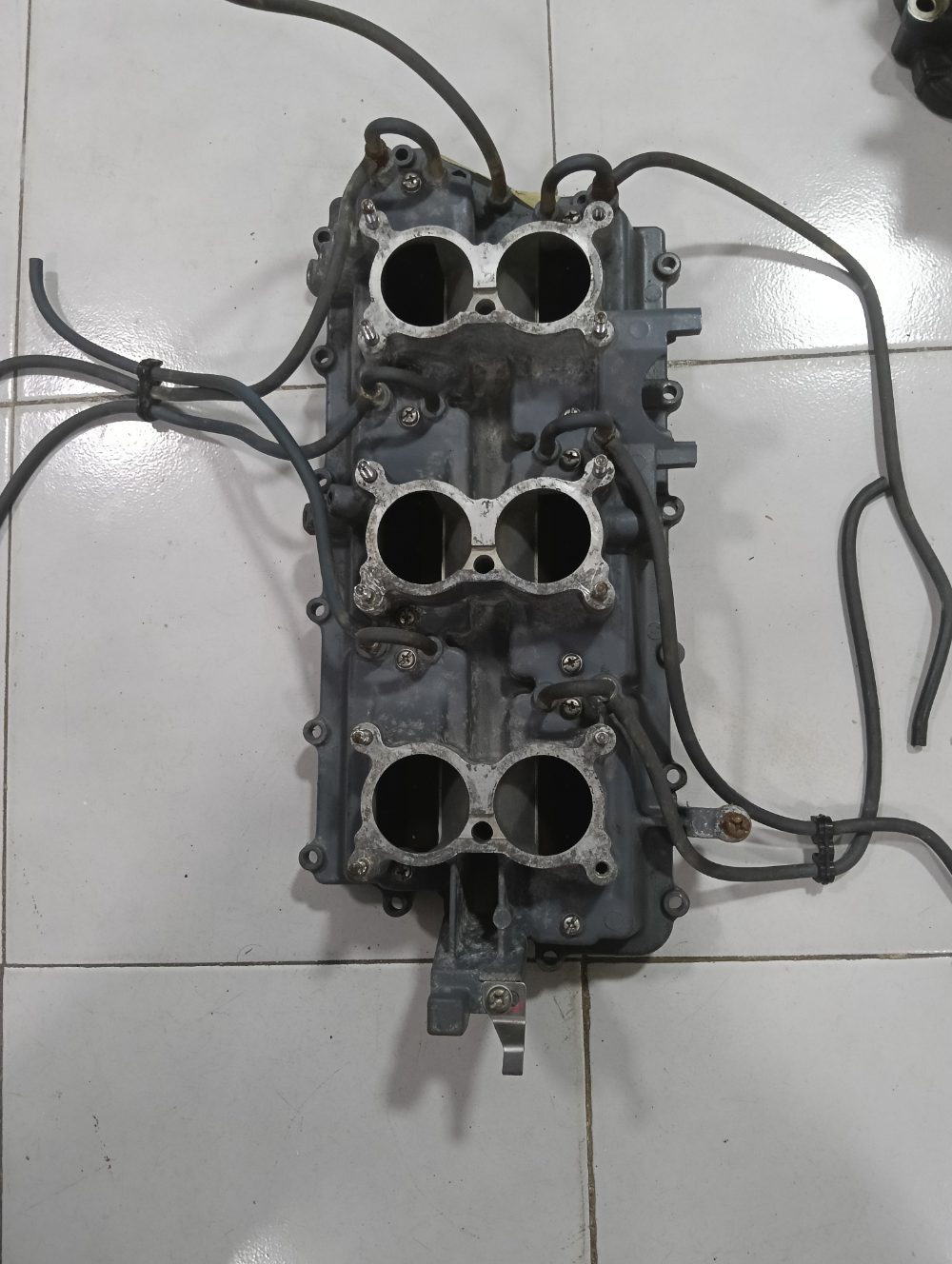 Multuple de admisión con lengueta para Yamaha 200 HP 2T
