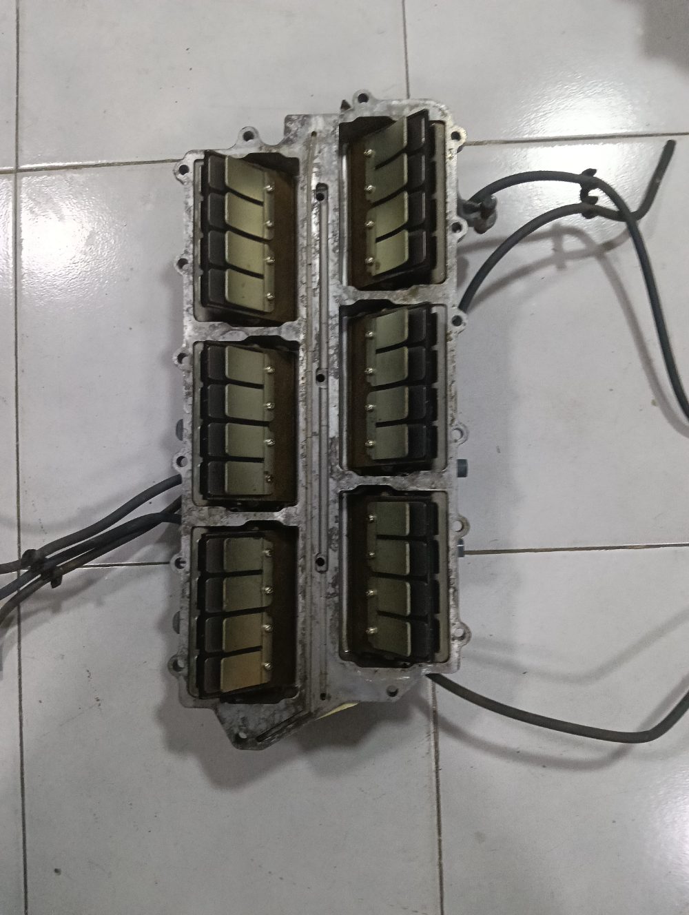 Multuple de admisión con lengueta para Yamaha 200 HP 2T — foto 2