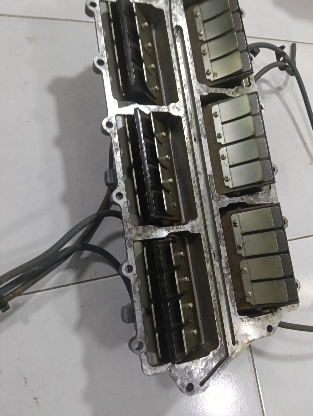 Multuple de admisión con lengueta para Yamaha 200 HP 2T — foto 3