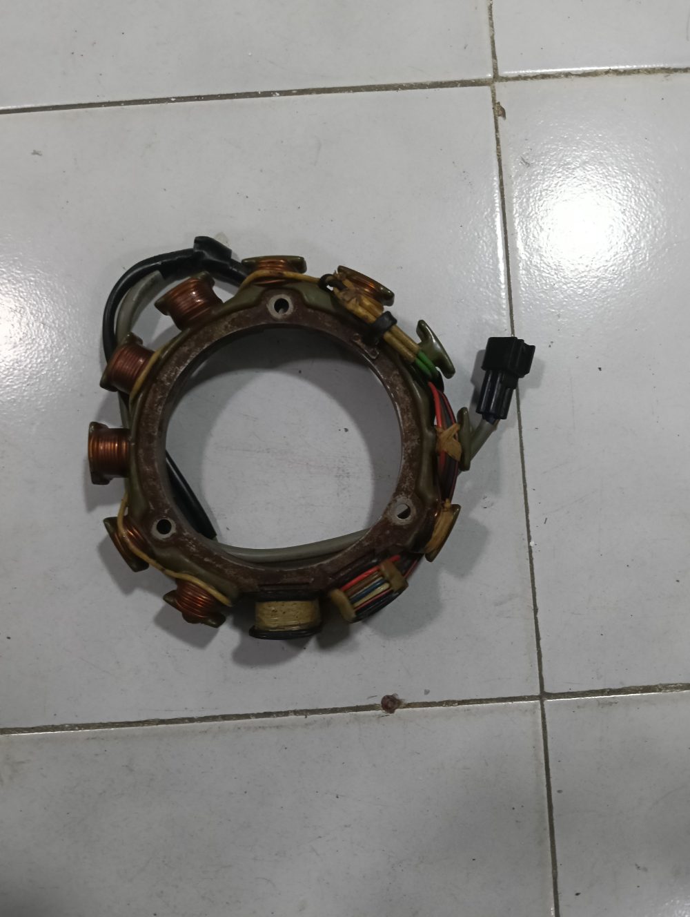 Bobina estator para Yamaha 200 HP 2T — foto 2