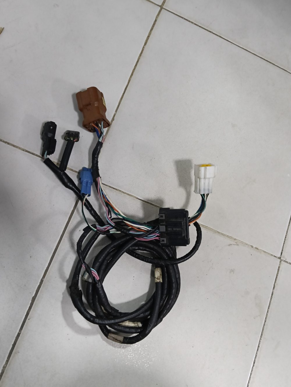 Arnes corto de caja de control para Suzuki 300 HP — foto 3