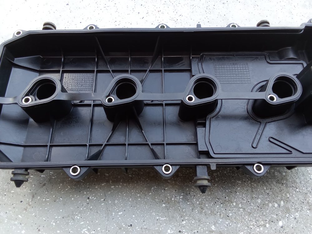 Tapa Válvula para Yamaha 300 HP — foto 4