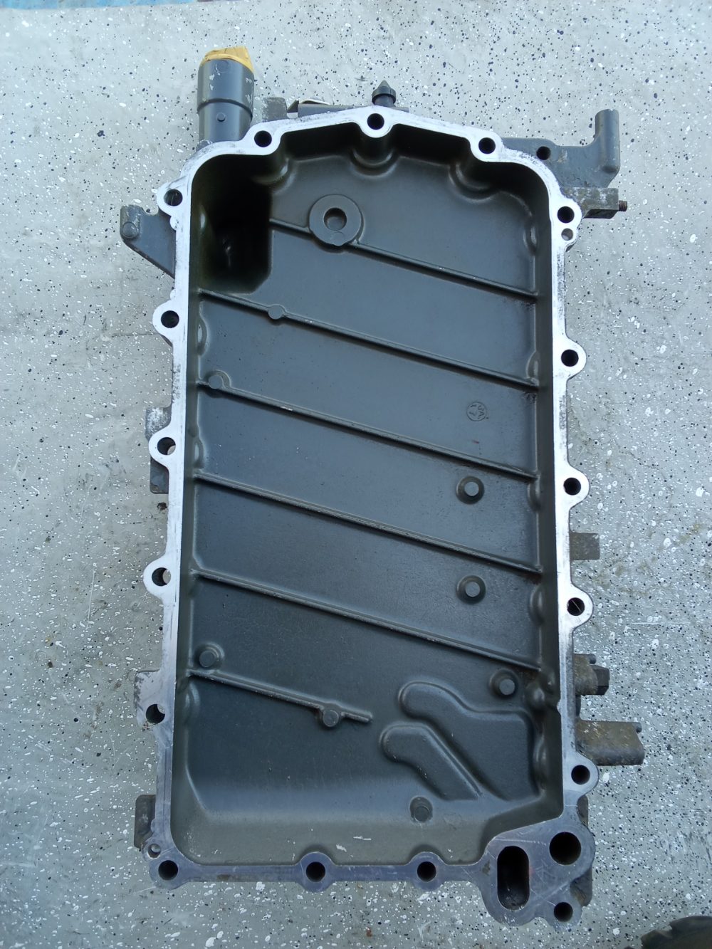 Tapa carter para Yamaha 250 HP 4T — foto 3