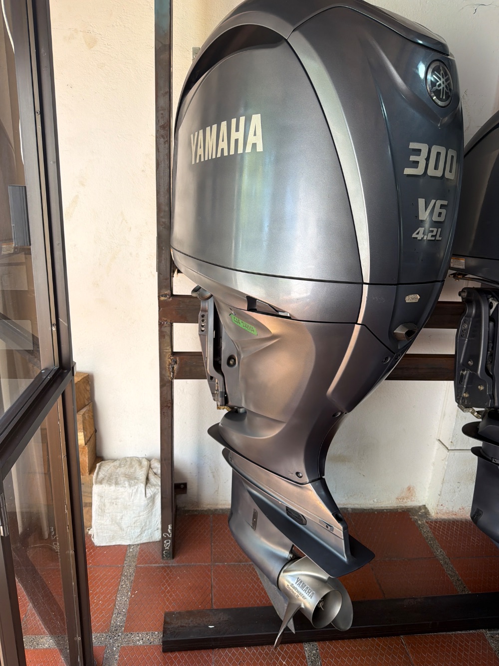 Motor fuera de borda 300 HP V6 Yamaha completo — foto 3