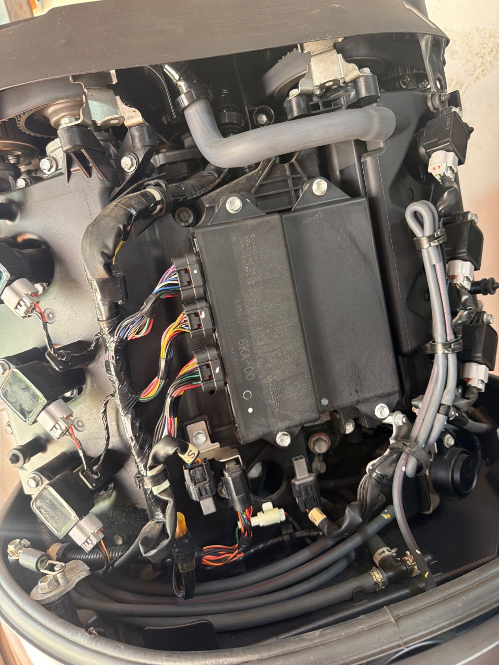 Motor fuera de borda 300 HP V6 Yamaha completo — foto 6
