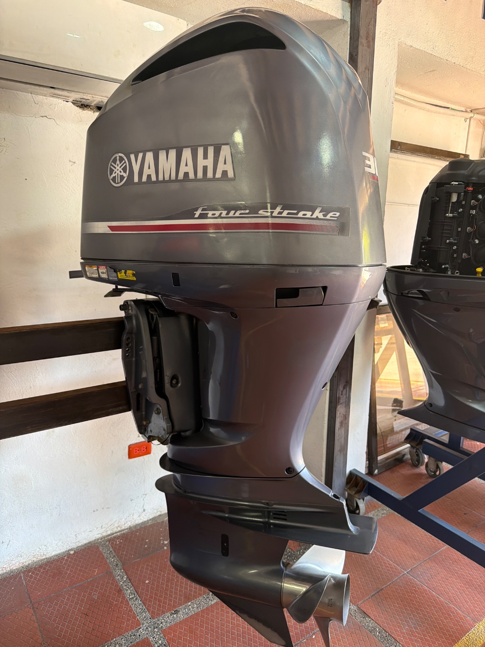 Motor fuera de borda Yamaha 300HP Modelo D