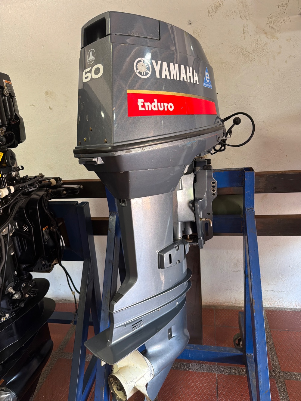 Motor fuera de borda Yamaha Enduro 60HP — foto 2
