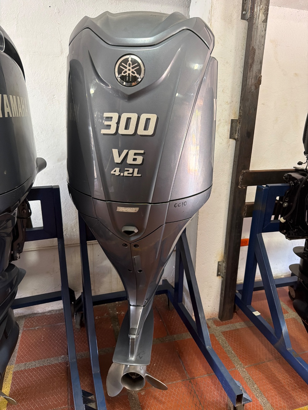 Motor fuera de borda Yamaha 300HP Serie G — foto 2