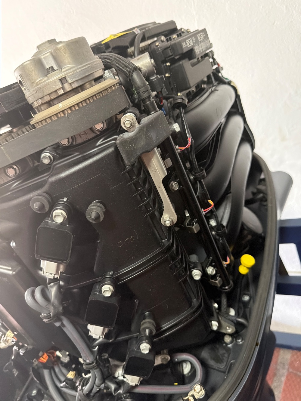 Motor fuera de borda Yamaha 300 V6 4.2L — foto 6