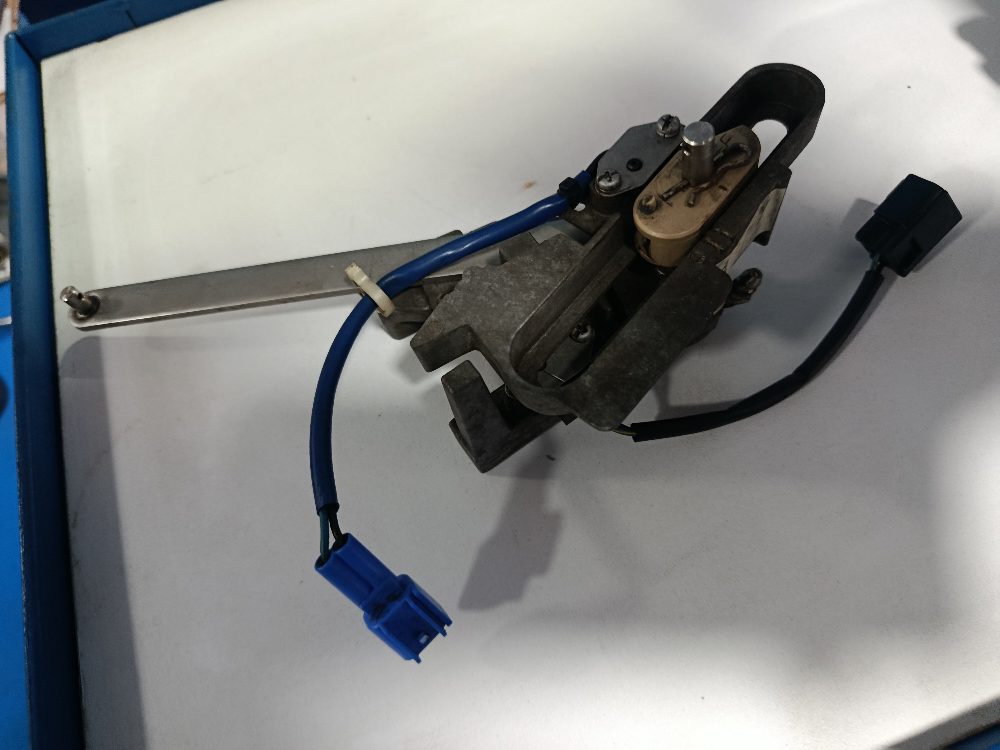 Soporte interruptor neutro Yamaha 250HP — foto 2