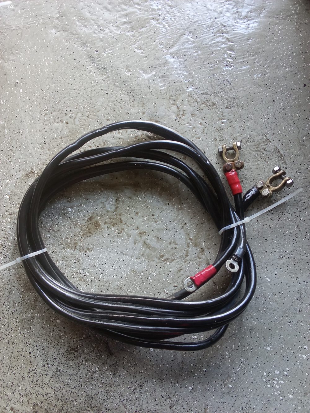 Cable de batería con terminales