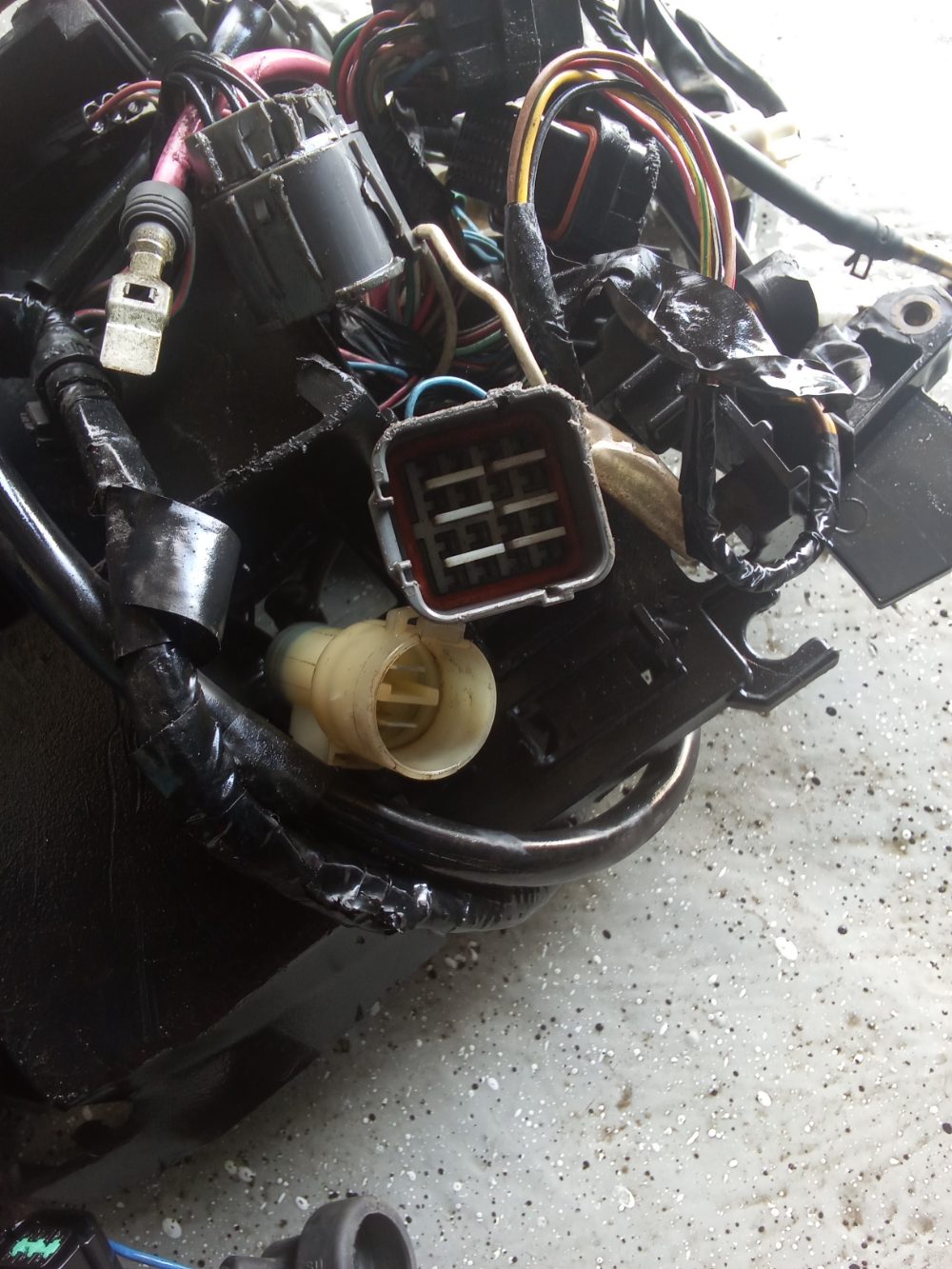 Arnés de cableado con conectores para motor fuera de borda — foto 2