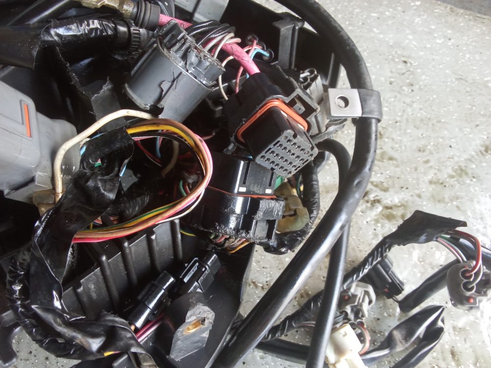 Arnés de cableado con conectores para motor fuera de borda — foto 3