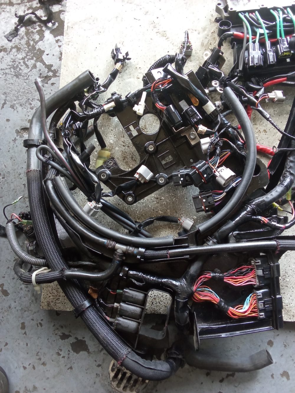 Arnés de cableado de motor fuera de borda con conectores y sensores