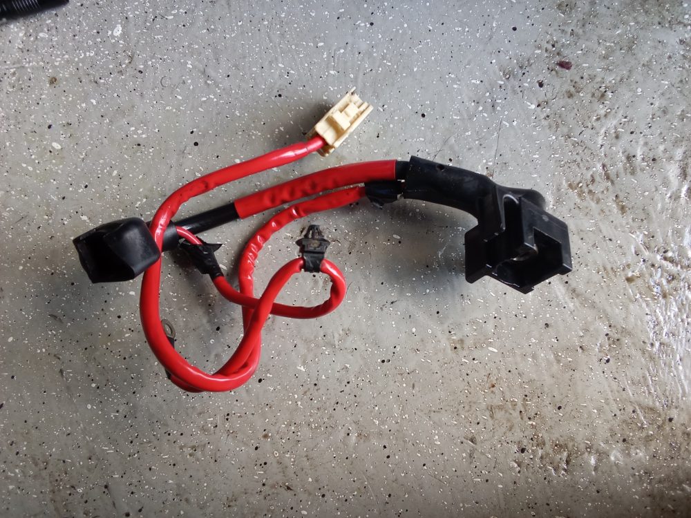 Arnés de cableado con conector