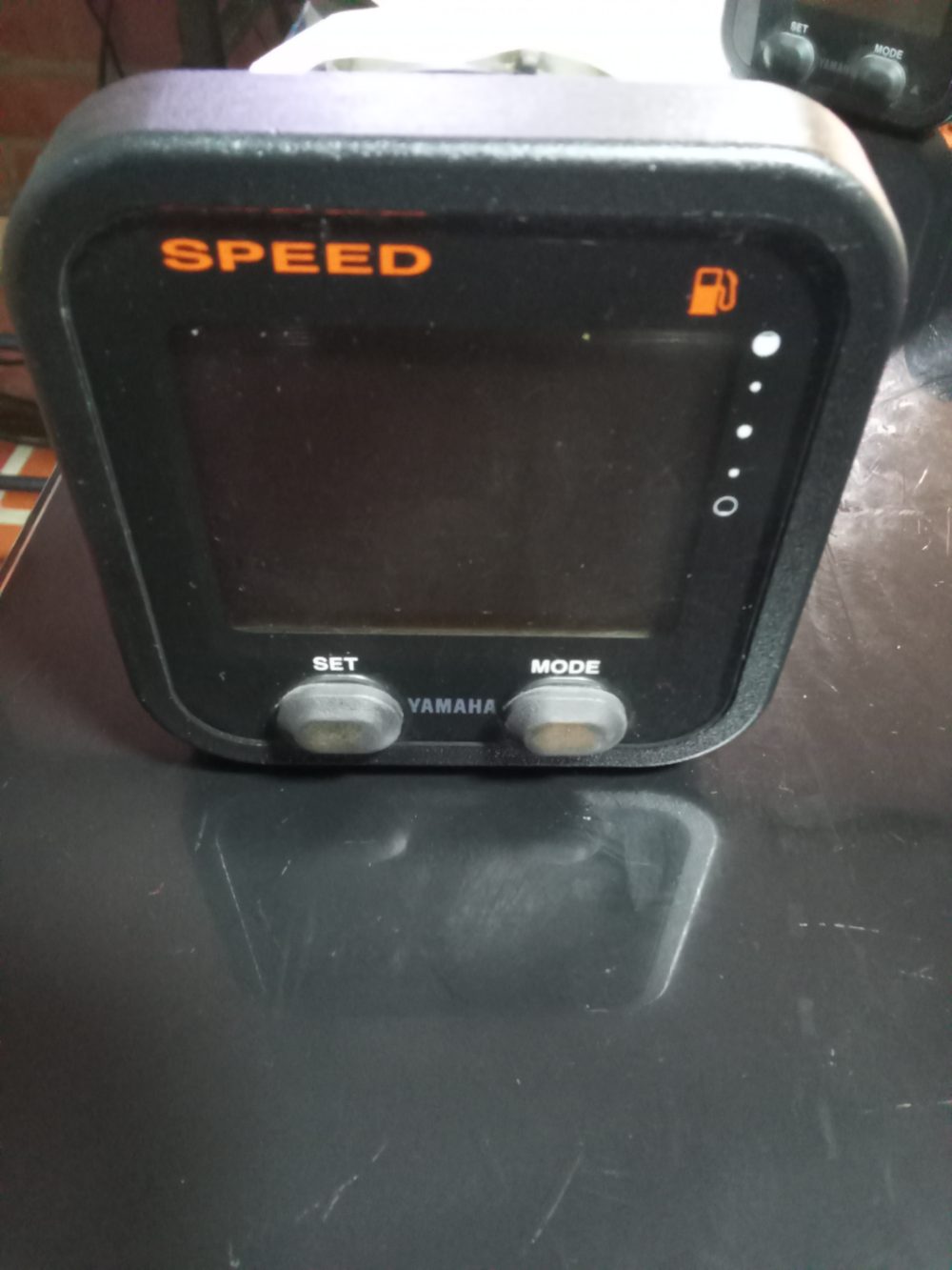 Tacómetro indicador de combustible