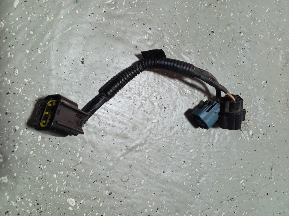 Conector para el cuerpo de aceleracion