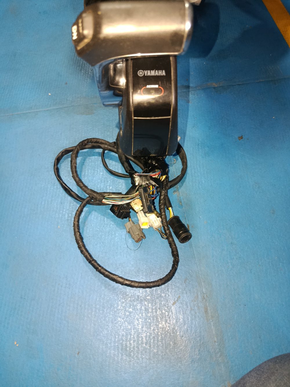 Caja de mando electrónica sencilla para Yamaha 300HP — foto 3