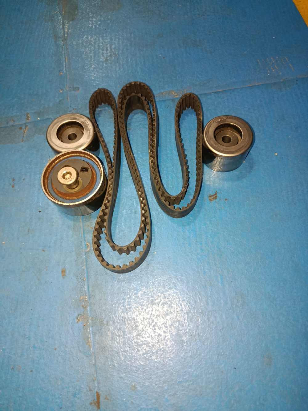 Kit de correa de distribución con tensores y poleas Yamaha 250Hp — foto 2