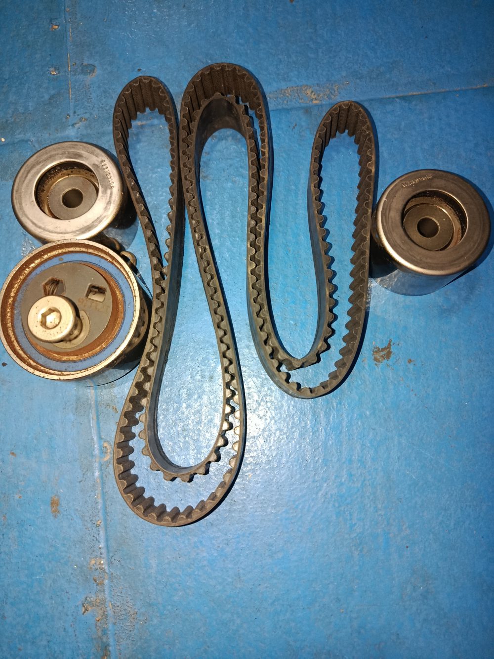 Kit de correa de distribución con tensores y poleas Yamaha 250Hp — foto 3