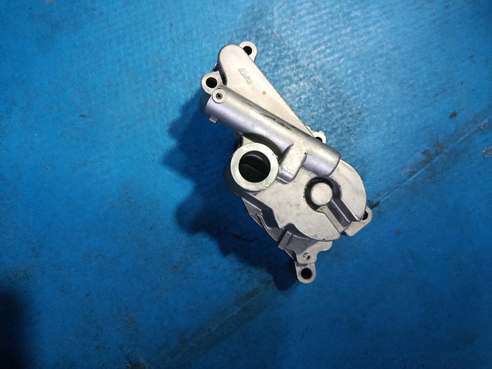Bomba de aceite Suzuki 250HP — foto 2