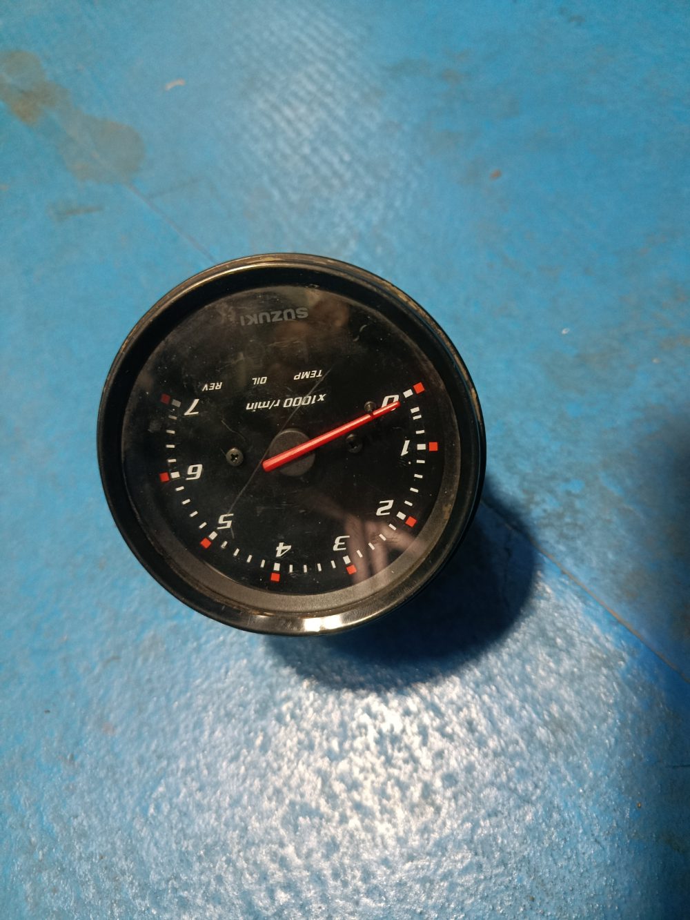 Tacómetro Suzuki análogo