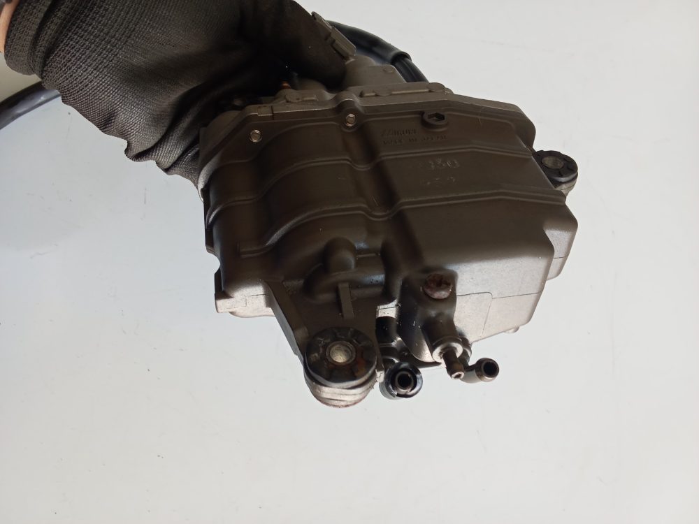 Separador de vapor de combustible Suzuki 90 HP VST — foto 3