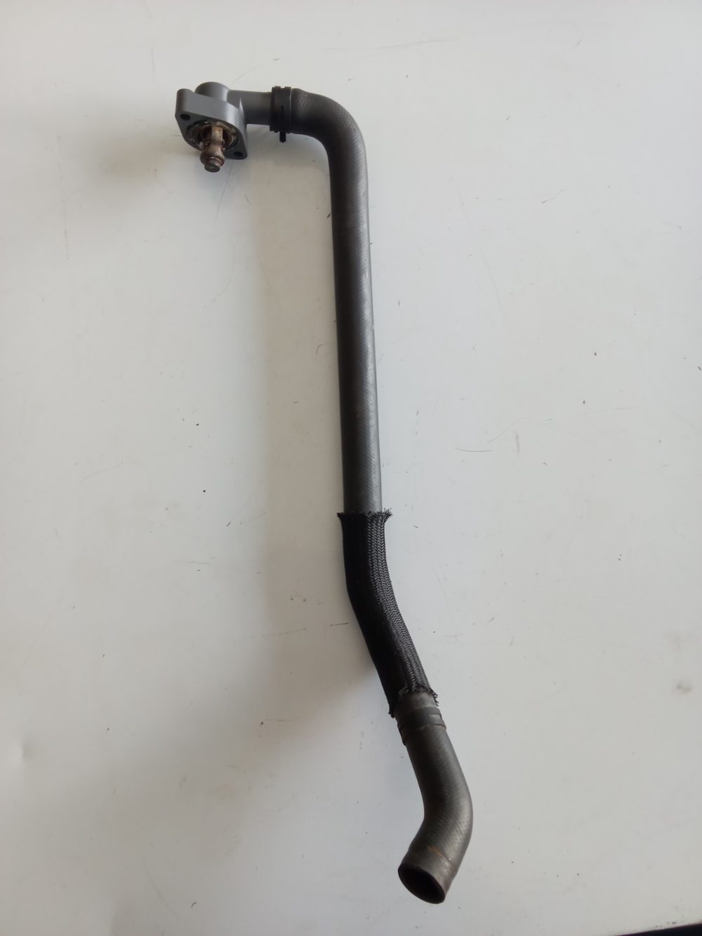 Manguera de retorno de agua de enfriamiento (con tapa / brida del termostato) — foto 2