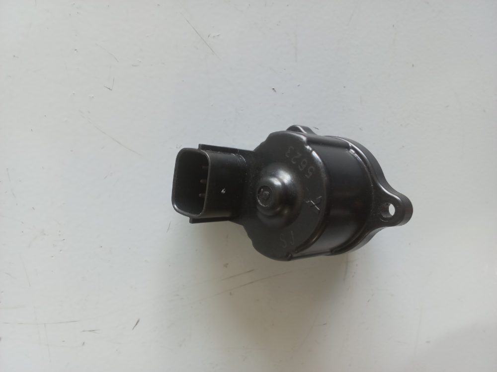 válvula IAC (Idle Air Control) o válvula de control de aire de ralentí. Suzuki 90Hp
