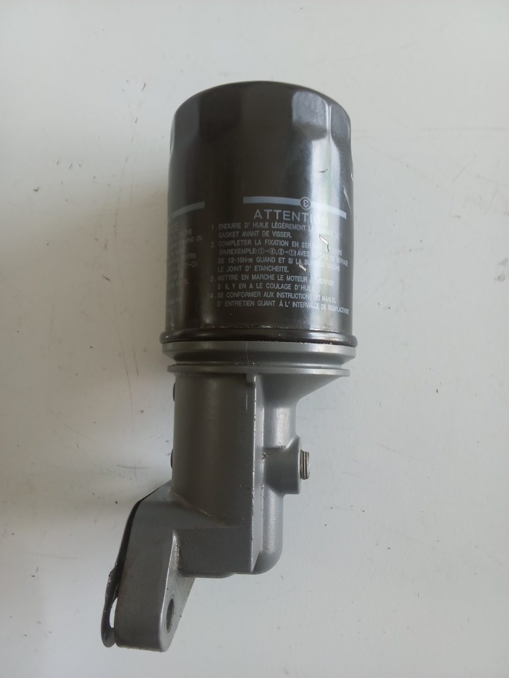 Soporte o adaptador de filtro de aceite SUZUKI 90 HP 4T — foto 3