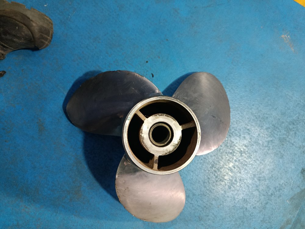 Hélice/propela izquierda para Yamaha 150HP PASO 17 — foto 3
