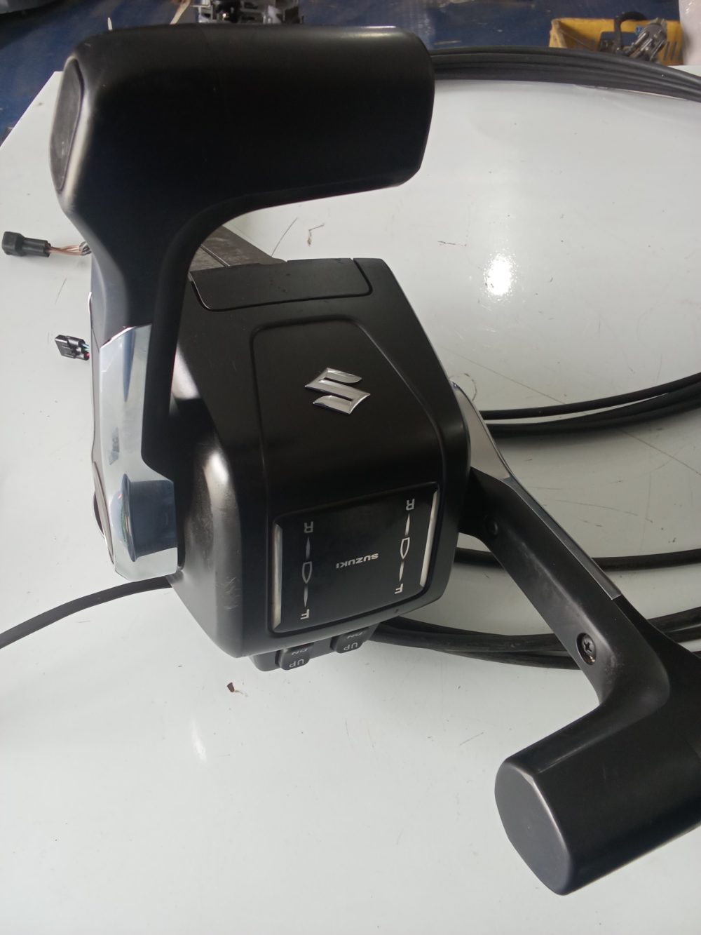 Caja de mando doble de guayas Suzuki