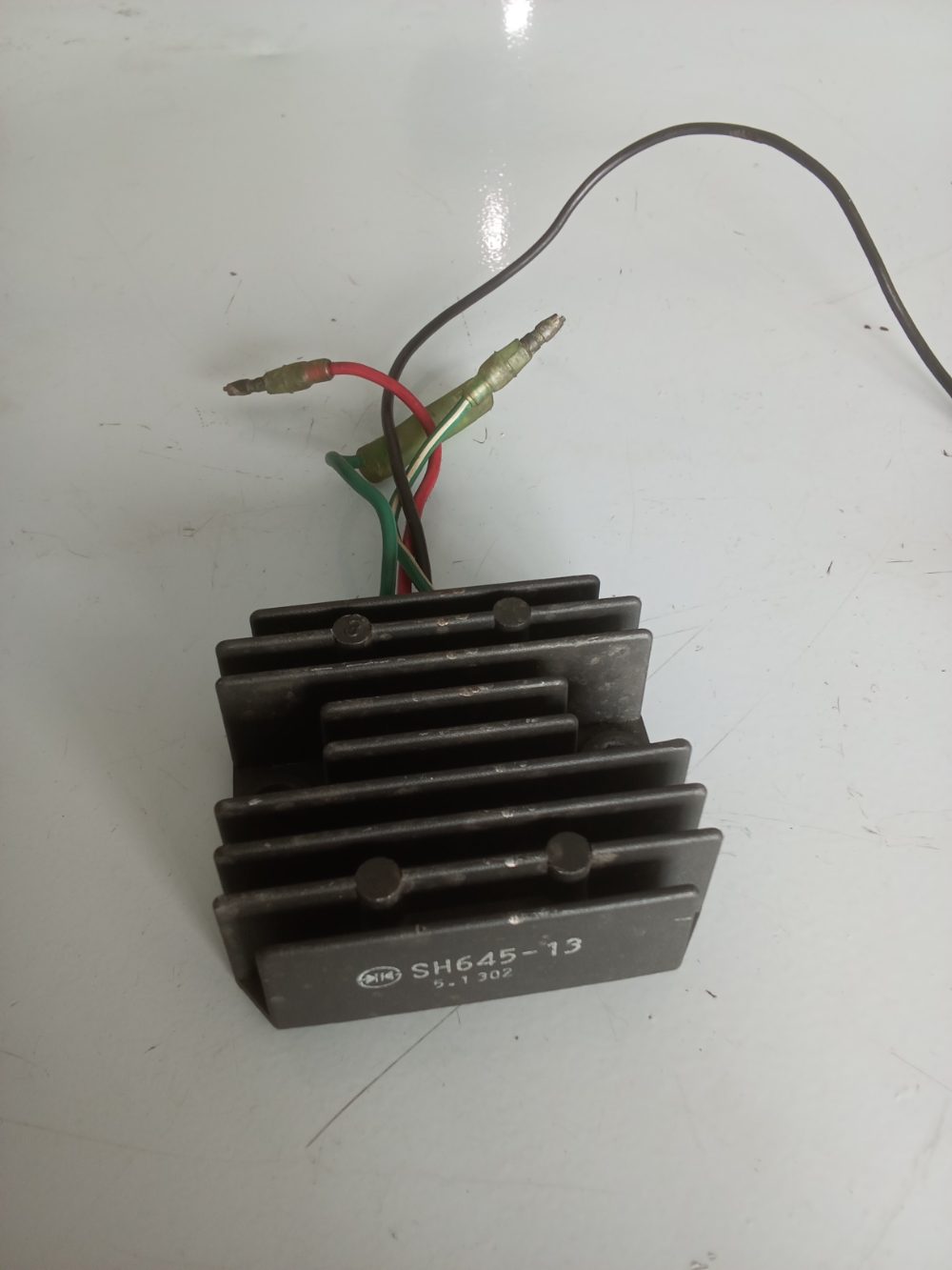 Regulador rectificador de voltaje 2T — foto 2