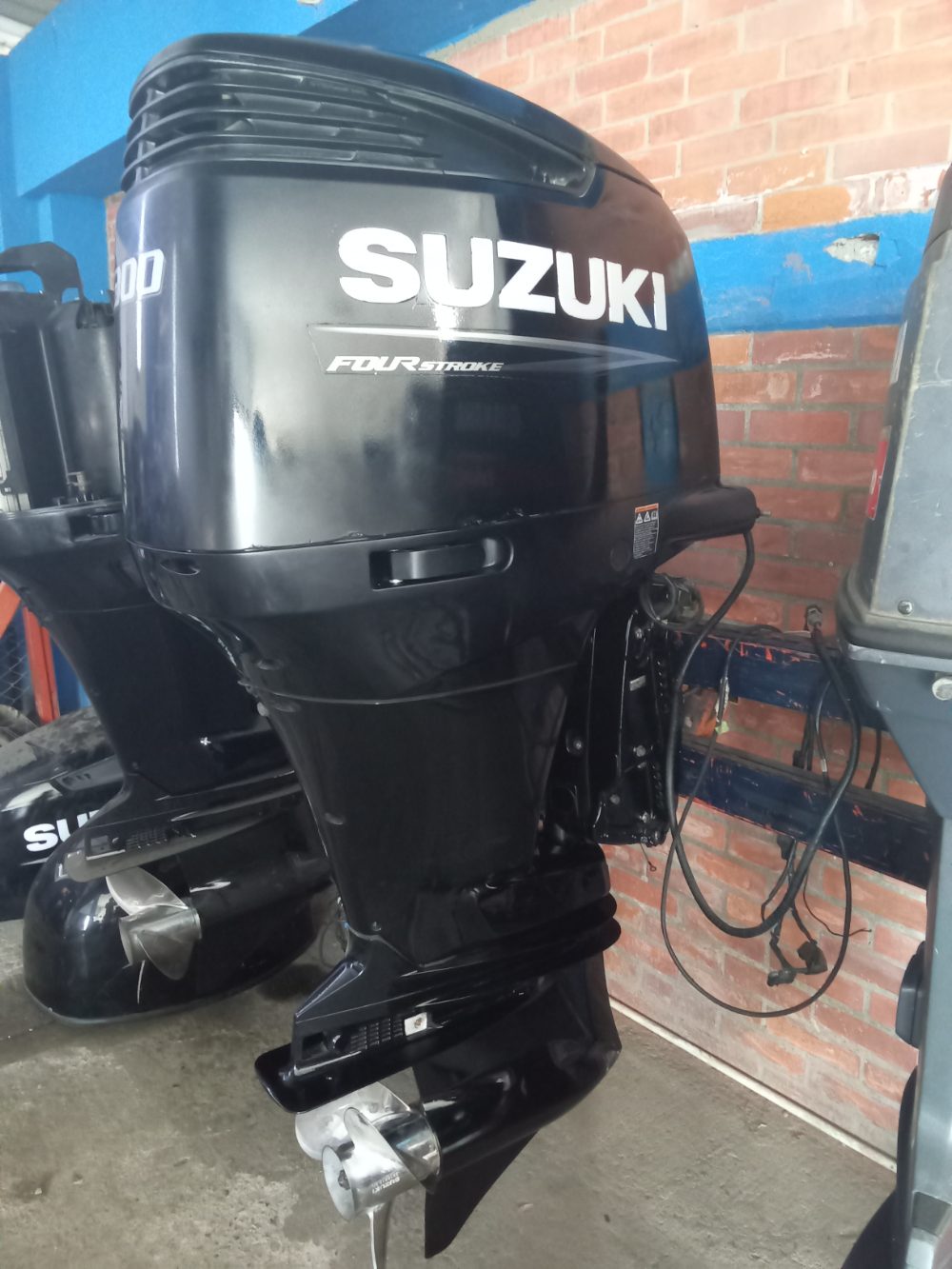 Suzuki 300HP — foto 2