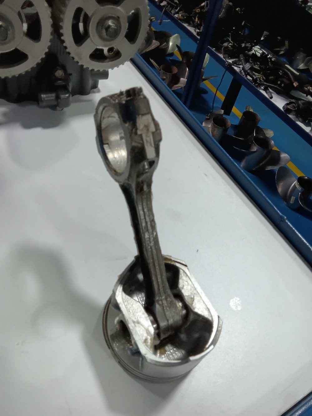Pistón con biela suzuki 115hp modelo viejo — foto 2