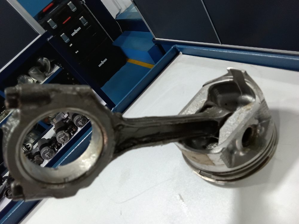 Pistón con biela suzuki 115hp modelo viejo — foto 3