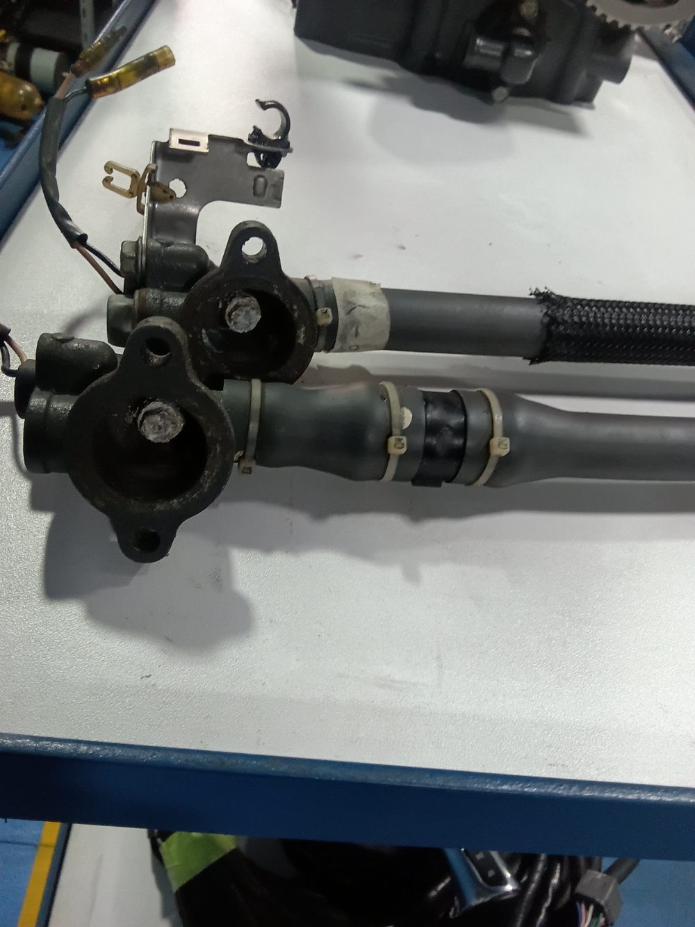 Termostato + mangueras yamaha 250HP — foto 2