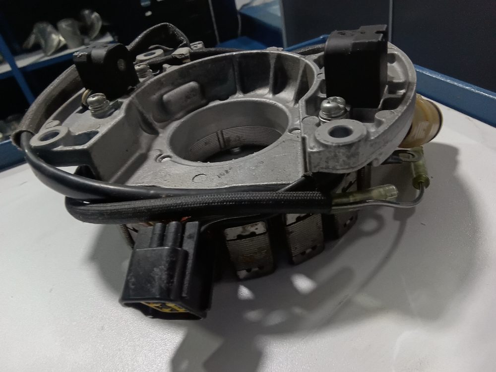 Estator yamaha 100HP — foto 3