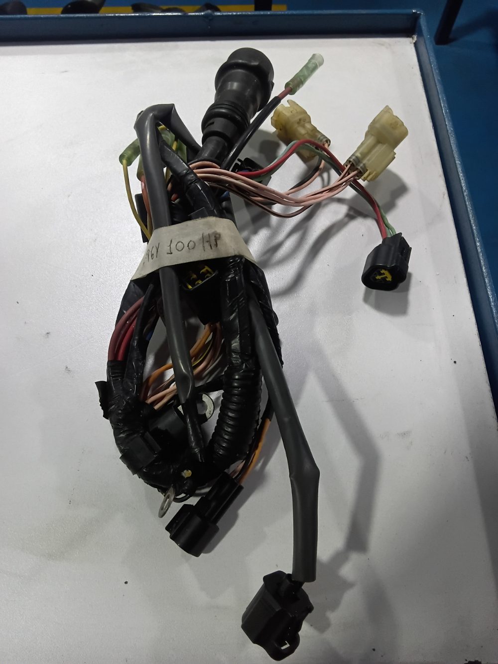 Arnés/sistema electeico yamaha 100HP — foto 3