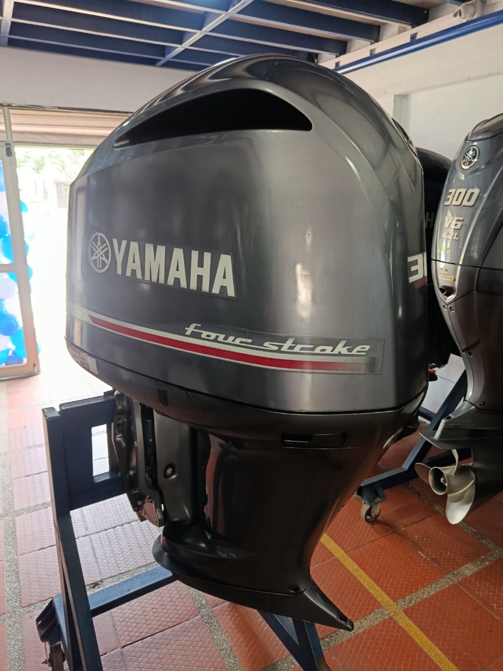 Motor YAMAHA 300HP DET 125horas