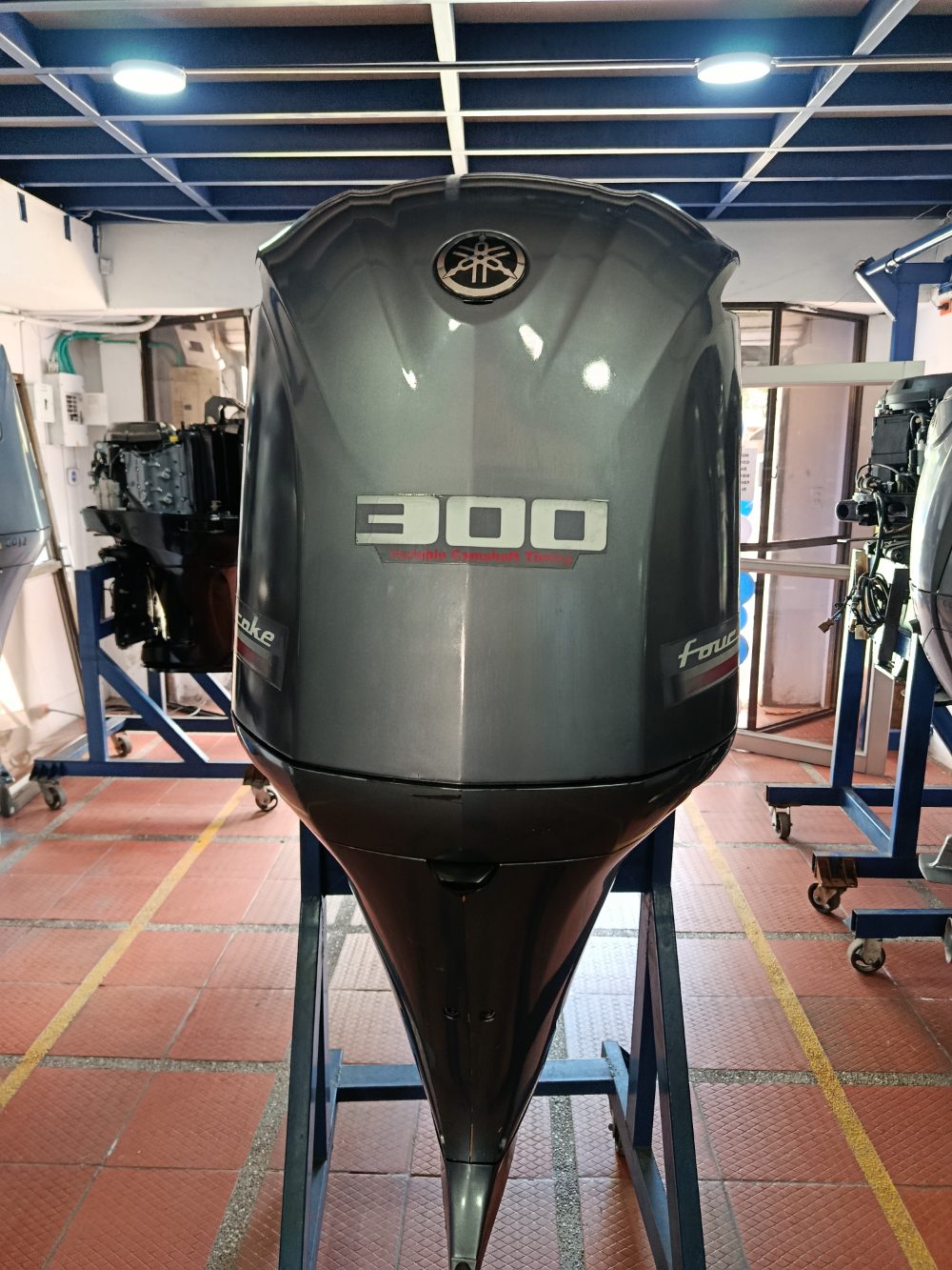 Motor YAMAHA 300HP DET 125horas — foto 2