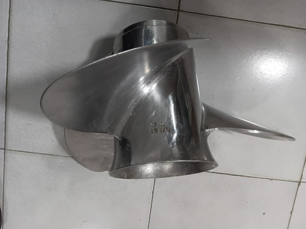 Hélice/propela derecha yamaha 300 - DET paso 17 — foto 2