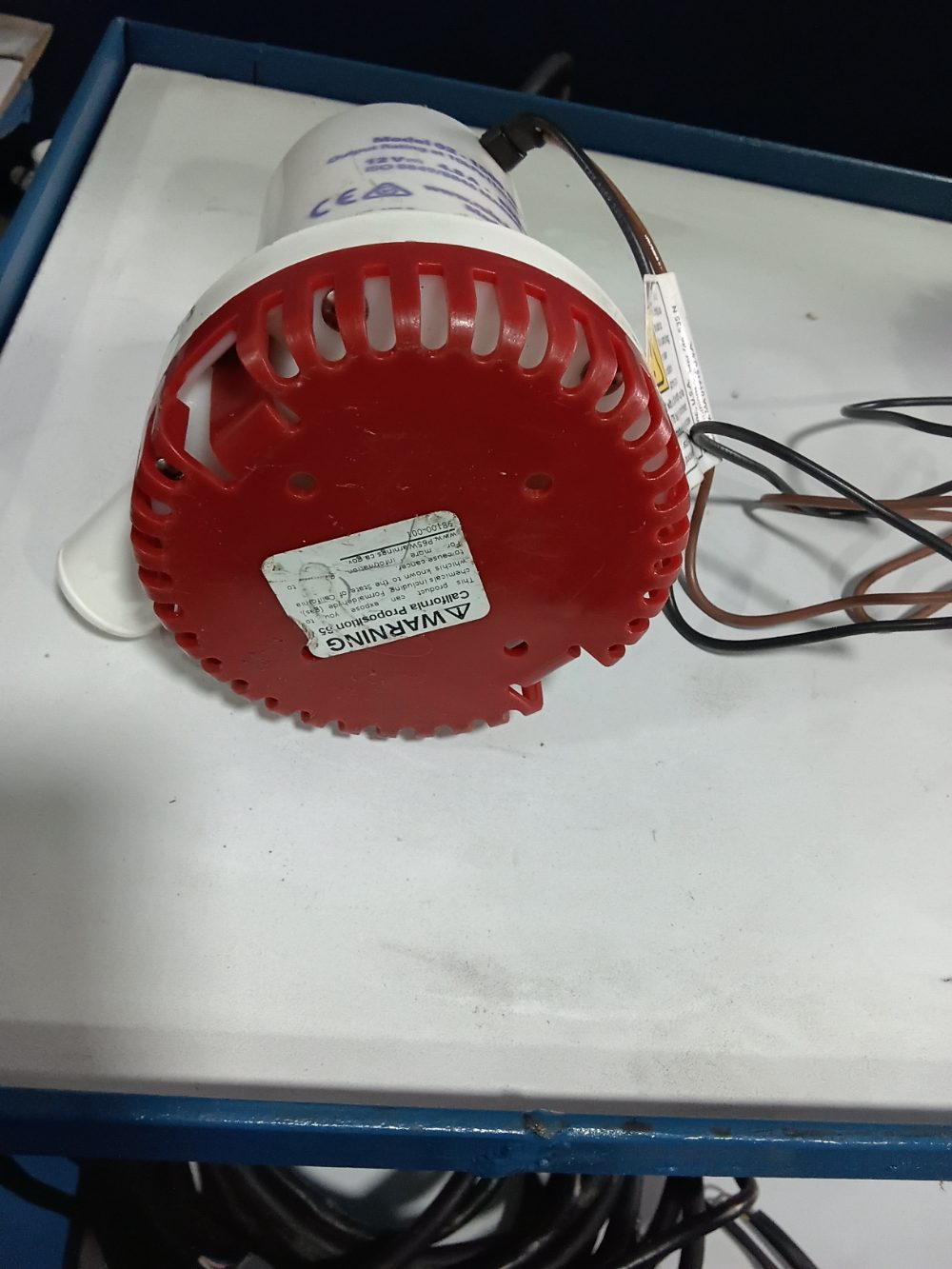 Bomba de achique Rule 1500 (bilge pump) — foto 3